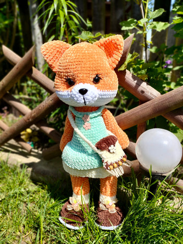 Crocheting with Velvet and Chenille Yarn: The Complete Guide to Plush Amigurumi